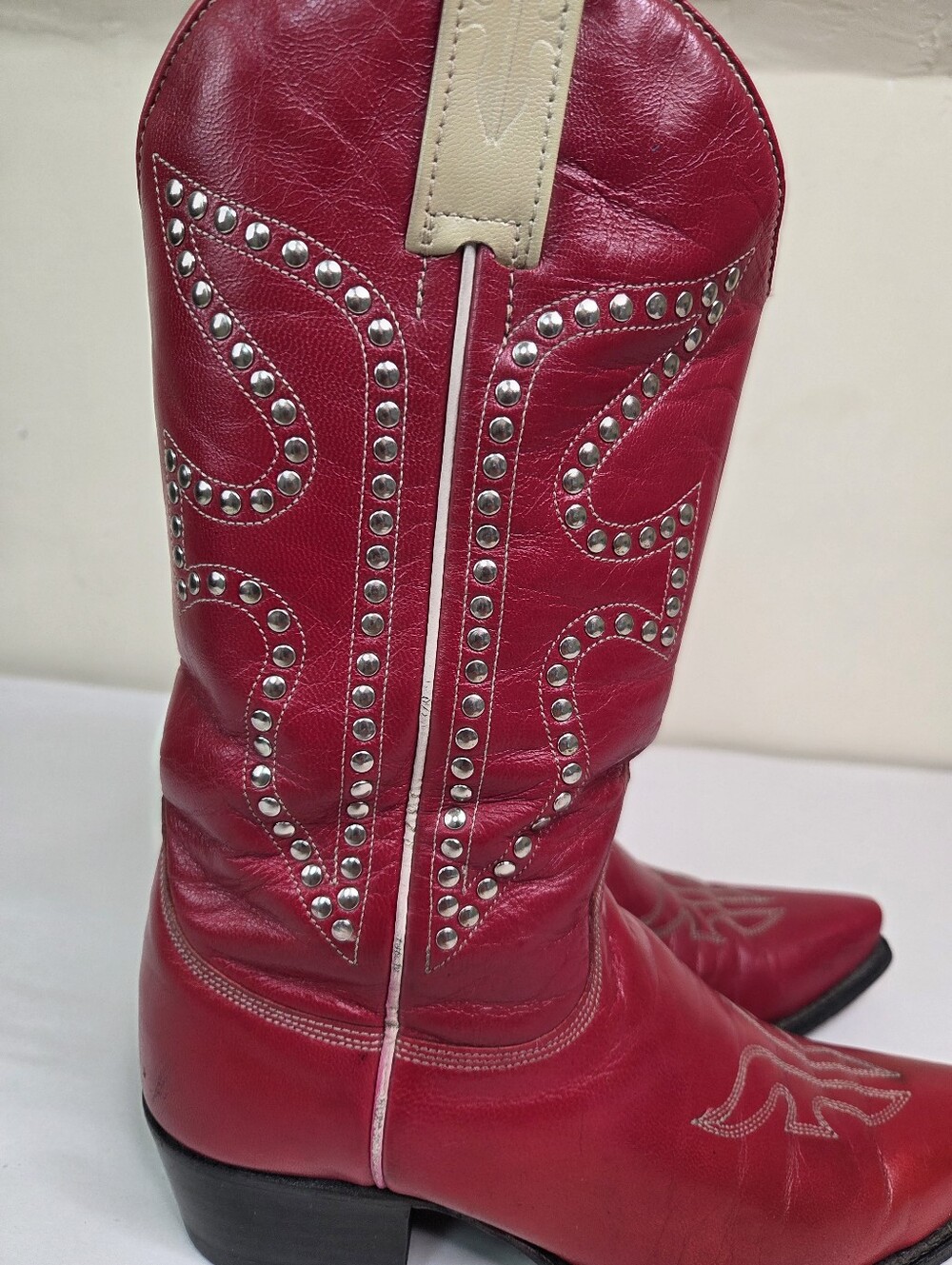 Frye VTG Red Leather Studded Cowboy Boots Beige Trim Silver Studs Western Sz 6.5 - Picture 8 of 16
